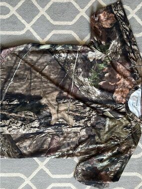Magellan Outdoors Brown and Green Realtree-Style Camo Short Sleeve Tee